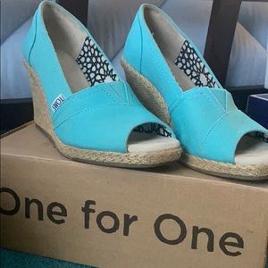 Tom wedge aqua canvas